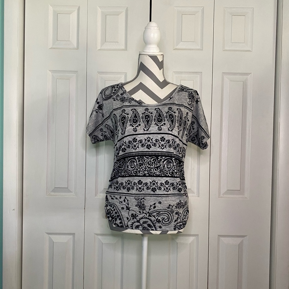 ❗️Closet Clear Out❗️Espresso Gray Tribal Print Shirt